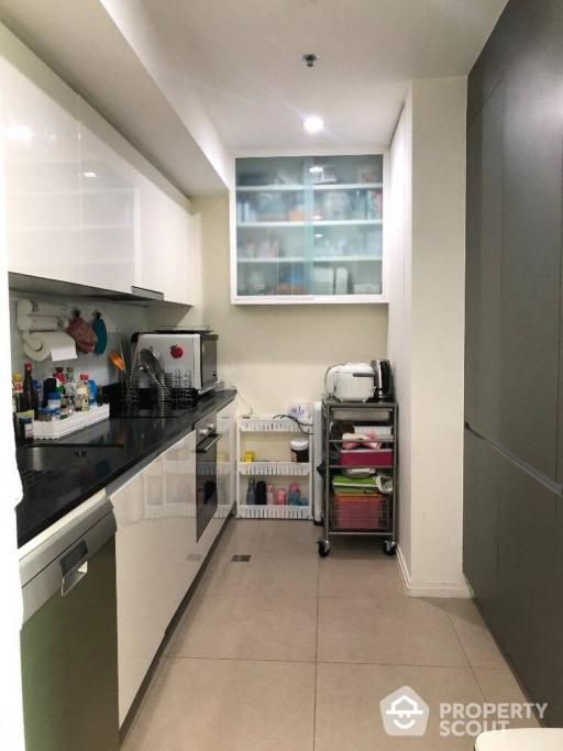 2-BR Condo at The River Condominium near BTS Saphan Taksin