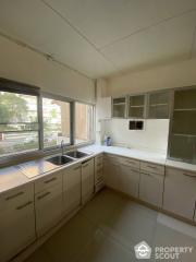 2-BR Apt. near MRT Phetchaburi