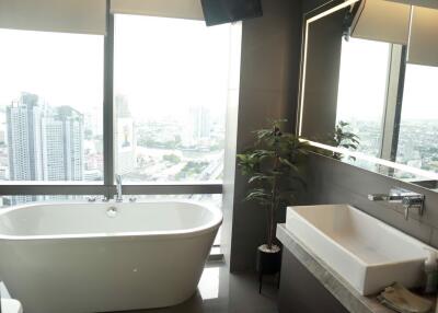 1 bed Duplex in The Bangkok Sathorn Yan Nawa Sub District D020865