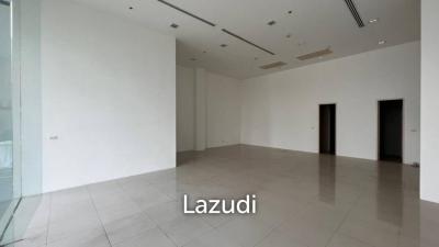 Second Floor Retail Space in Phrom Phong area