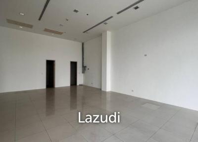 Second Floor Retail Space in Phrom Phong area