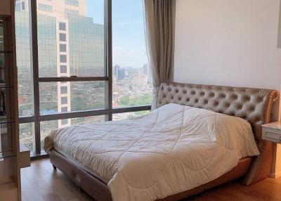 1-BR Condo at The Bangkok Sathorn near BTS Surasak