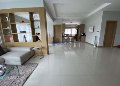 4 Bedrooms House in Green Field Executive Homes East Pattaya H009584