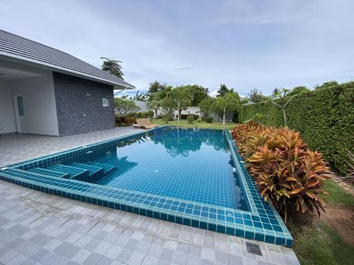 4 Bedrooms House in Green Field Executive Homes East Pattaya H009584