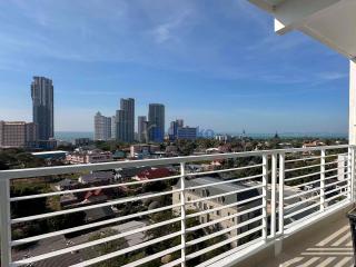 1 Bedroom Condo in AD Condo Hyatt Wongamat C011430