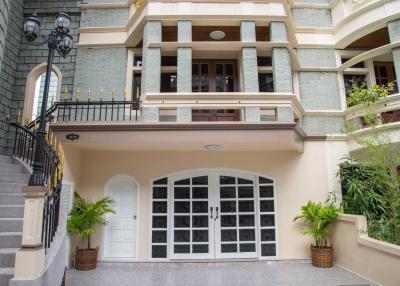 4-Story Townhouse Asoke