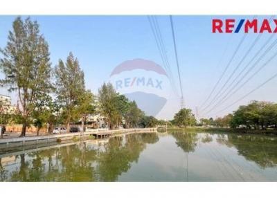 696 Sqm. Land listed for ฿ 17,052,000.