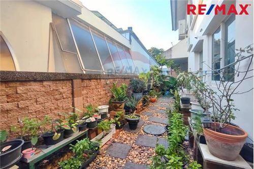 285 Sqm., 5 Beds Townhouse listed for ฿ 7,500,000.