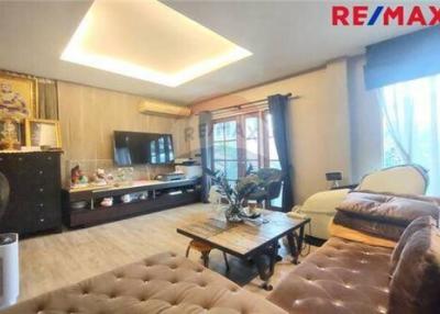 285 Sqm., 5 Beds Townhouse listed for ฿ 7,500,000.