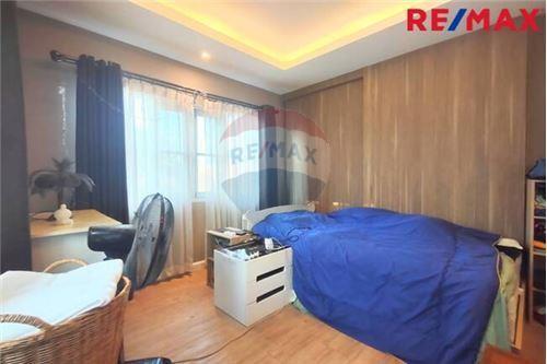 285 Sqm., 5 Beds Townhouse listed for ฿ 7,500,000.