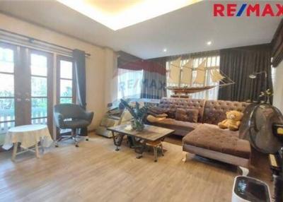 285 Sqm., 5 Beds Townhouse listed for ฿ 7,500,000.