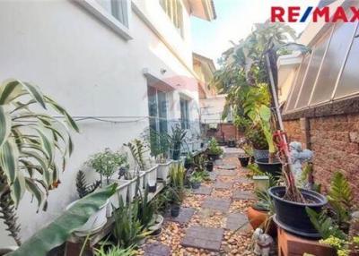 285 Sqm., 5 Beds Townhouse listed for ฿ 7,500,000.