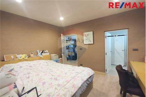 285 Sqm., 5 Beds Townhouse listed for ฿ 7,500,000.