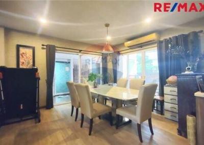 285 Sqm., 5 Beds House listed for ฿ 8,300,000.