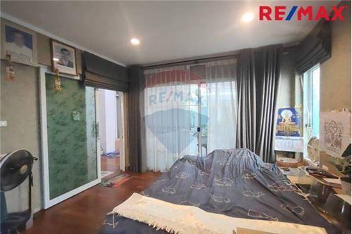 285 Sqm., 5 Beds Townhouse listed for ฿ 7,500,000.