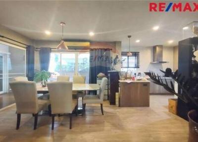 285 Sqm., 5 Beds Townhouse listed for ฿ 7,500,000.