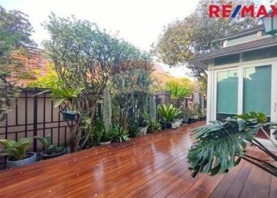 285 Sqm., 5 Beds Townhouse listed for ฿ 7,500,000.