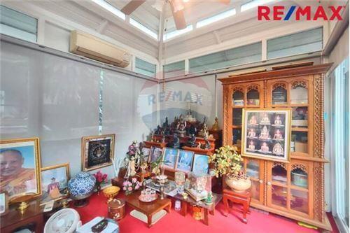 285 Sqm., 5 Beds Townhouse listed for ฿ 7,500,000.