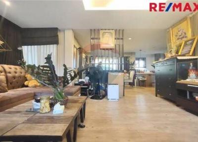 285 Sqm., 5 Beds Townhouse listed for ฿ 7,500,000.