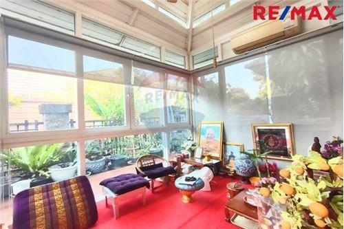 285 Sqm., 5 Beds Townhouse listed for ฿ 7,500,000.