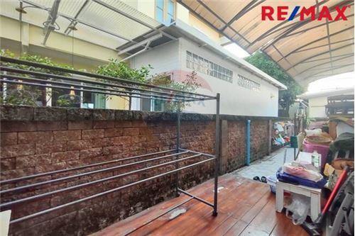 285 Sqm., 5 Beds Townhouse listed for ฿ 7,500,000.