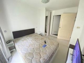 Cozy bedroom with double bed and modern amenities