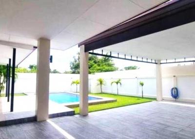 Modern 3 Bedrooms Poolvilla in Huay Yai