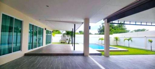 Modern 3 Bedrooms Poolvilla in Huay Yai