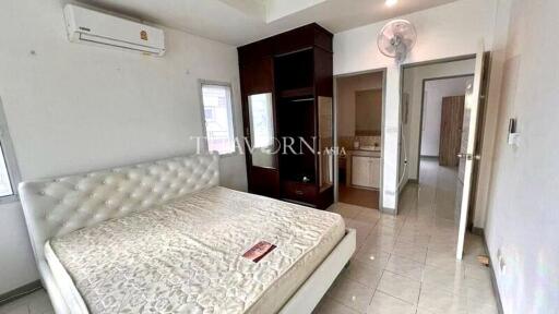 บ้าน ขาย 3 ห้องนอน 130 ตร.ม. ที่ดิน 210 m² ใน  Ruen Pisa Village, Pattaya