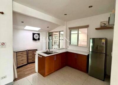 บ้าน ขาย 3 ห้องนอน 130 ตร.ม. ที่ดิน 210 m² ใน  Ruen Pisa Village, Pattaya