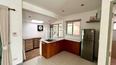 House For sale 3 bedroom 130 m² with land 210 m² in Ruen Pisa Village, Pattaya