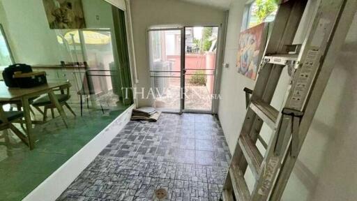 House For sale 3 bedroom 130 m² with land 210 m² in Ruen Pisa Village, Pattaya