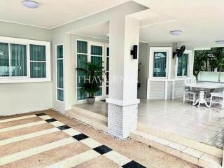 House For sale 3 bedroom 250 m² with land 318 m² in Ruen Pisa Village, Pattaya