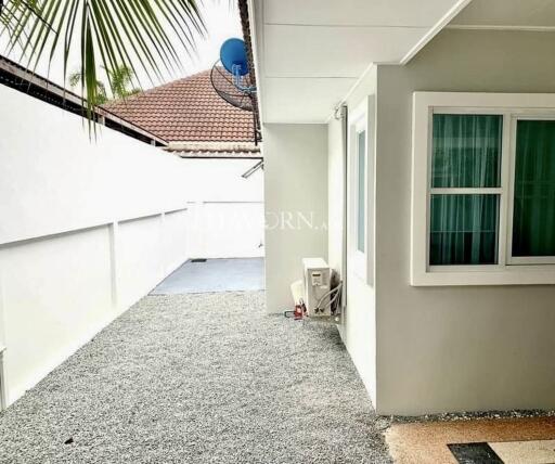 House For sale 3 bedroom 250 m² with land 318 m² in Ruen Pisa Village, Pattaya