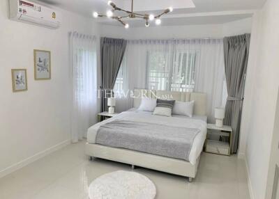 House For sale 3 bedroom 250 m² with land 318 m² in Ruen Pisa Village, Pattaya