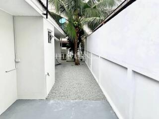 บ้าน ขาย 3 ห้องนอน 250 ตร.ม. ที่ดิน 318 m² ใน  Ruen Pisa Village, Pattaya