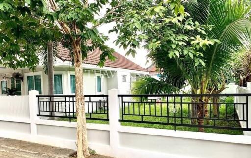 House For sale 3 bedroom 250 m² with land 318 m² in Ruen Pisa Village, Pattaya