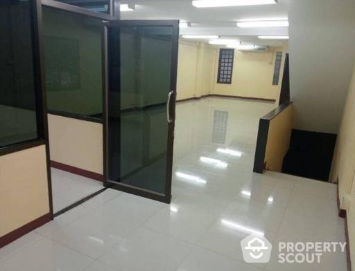 Office Space for Rent in Khlong Ton Sai