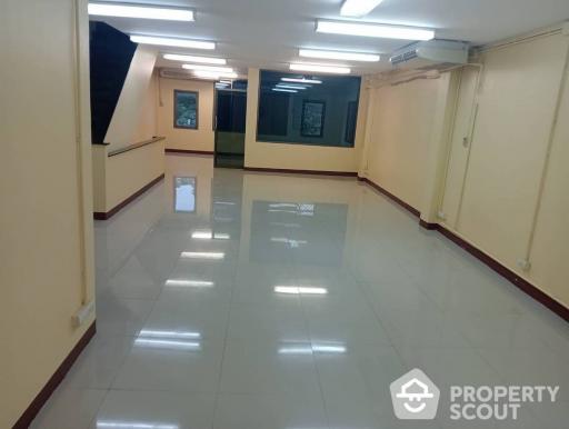 Office Space for Rent in Khlong Ton Sai