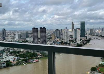 1-BR Condo at Menam Residences in Wat Phraya Krai