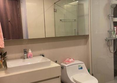 1-BR Condo at Menam Residences in Wat Phraya Krai