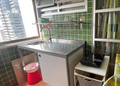 1-BR Condo at I.T.F. Silom Palace Condominium near BTS Chong Nonsi