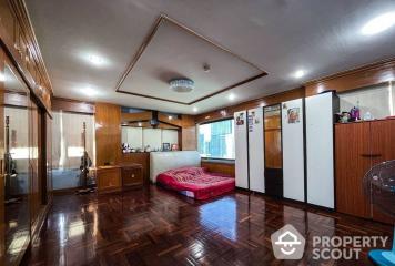 3-BR Condo at Liberty Park Condominium near MRT Sukhumvit