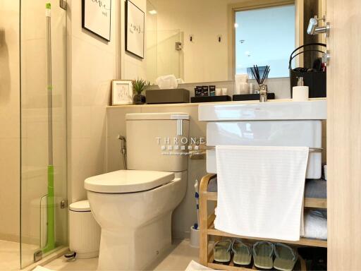 Modern bathroom interior with elegant fixtures and organized storage