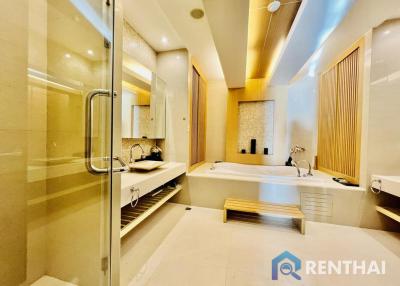 Fully Furnished 3bed Condo at The Residences Dream