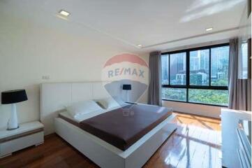 Hot Deal - Prime Sukhumvit 31 - 2BR Pet-Friendly Condo in Phrom Phong