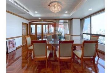 3 bed pet friendly BTS Phrom Phong Sukhumvit