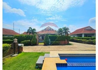 Spacious Landscape House, 3 Bed 2 Bath in Hua Hin Soi 88 For Sale