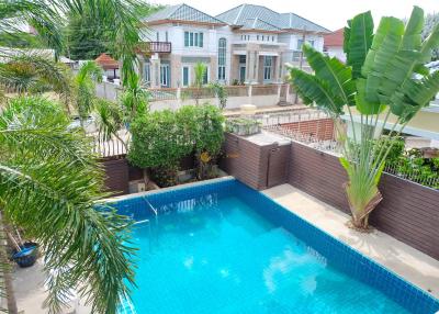 6 bedroom House in The Imperial Place Pattaya