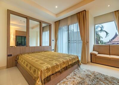 Condominium at Jomtien beach, Studio room with a pool view, size 29 sqm., 1.3MB Baht! / B-0171K